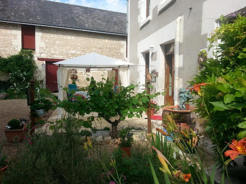 La Cle Des Jardins Bed & Breakfast Nouâtre Екстериор снимка